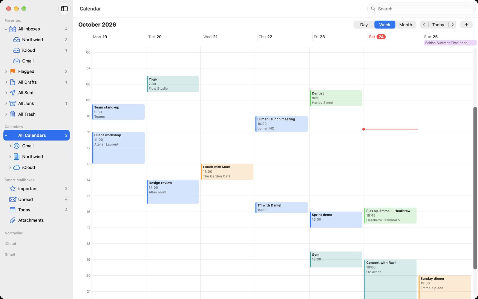 Week view with Gmail, Outlook and iCloud calendars in the Mailat sidebar